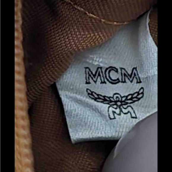 HP🎉MCM Brown Leather Wallet, MCM Studs, Pink strip FINAL PRICE - Picture 11 of 12